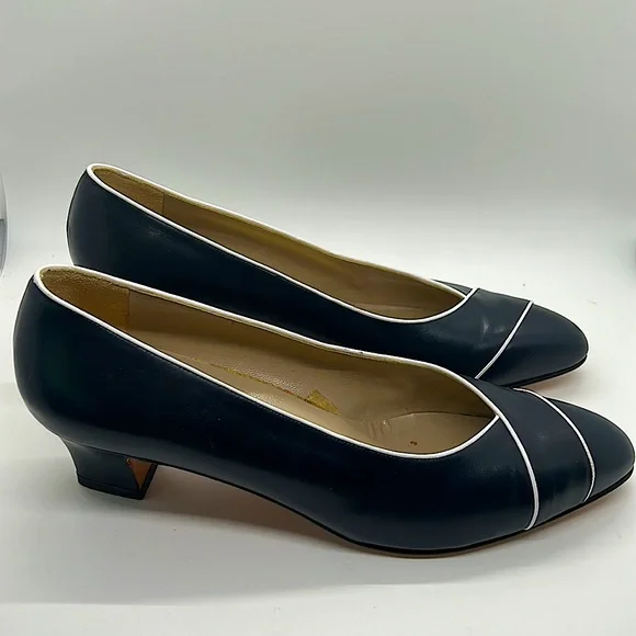 Salvatore Ferragamo Authentic Classic Navy/White Heel Shoes **Size 9B** - Picture 4 of 9